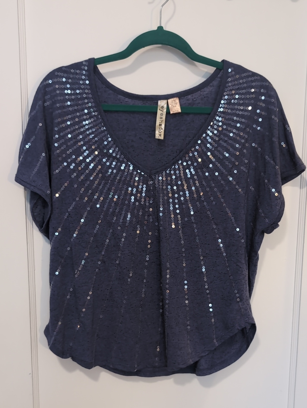🍇 LAST CALL! Eyeshadow Navy Sequin Radiant Scoop Tee